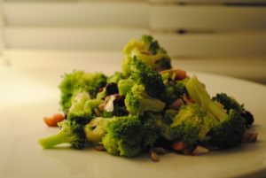 Read more about the article Broccolisalat